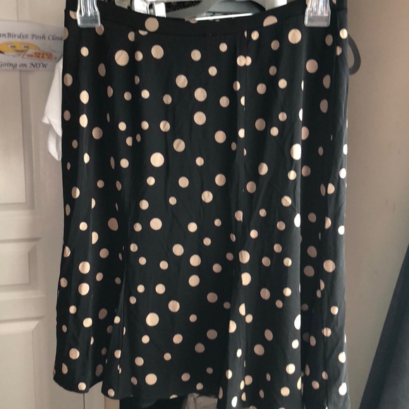 Gap Skirt.   2020 - Picture 2 of 4